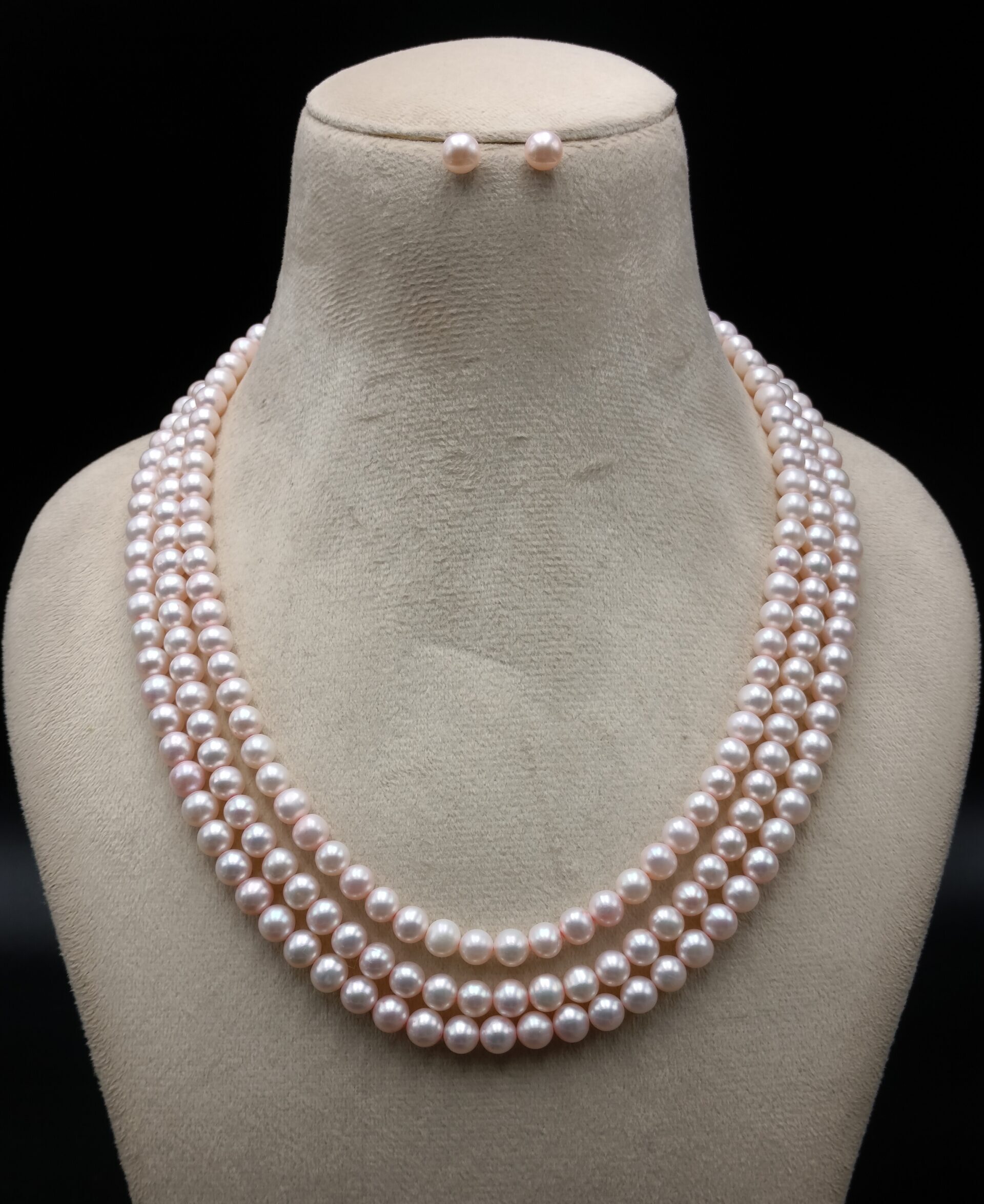Three Layer Pearl Necklaces sets