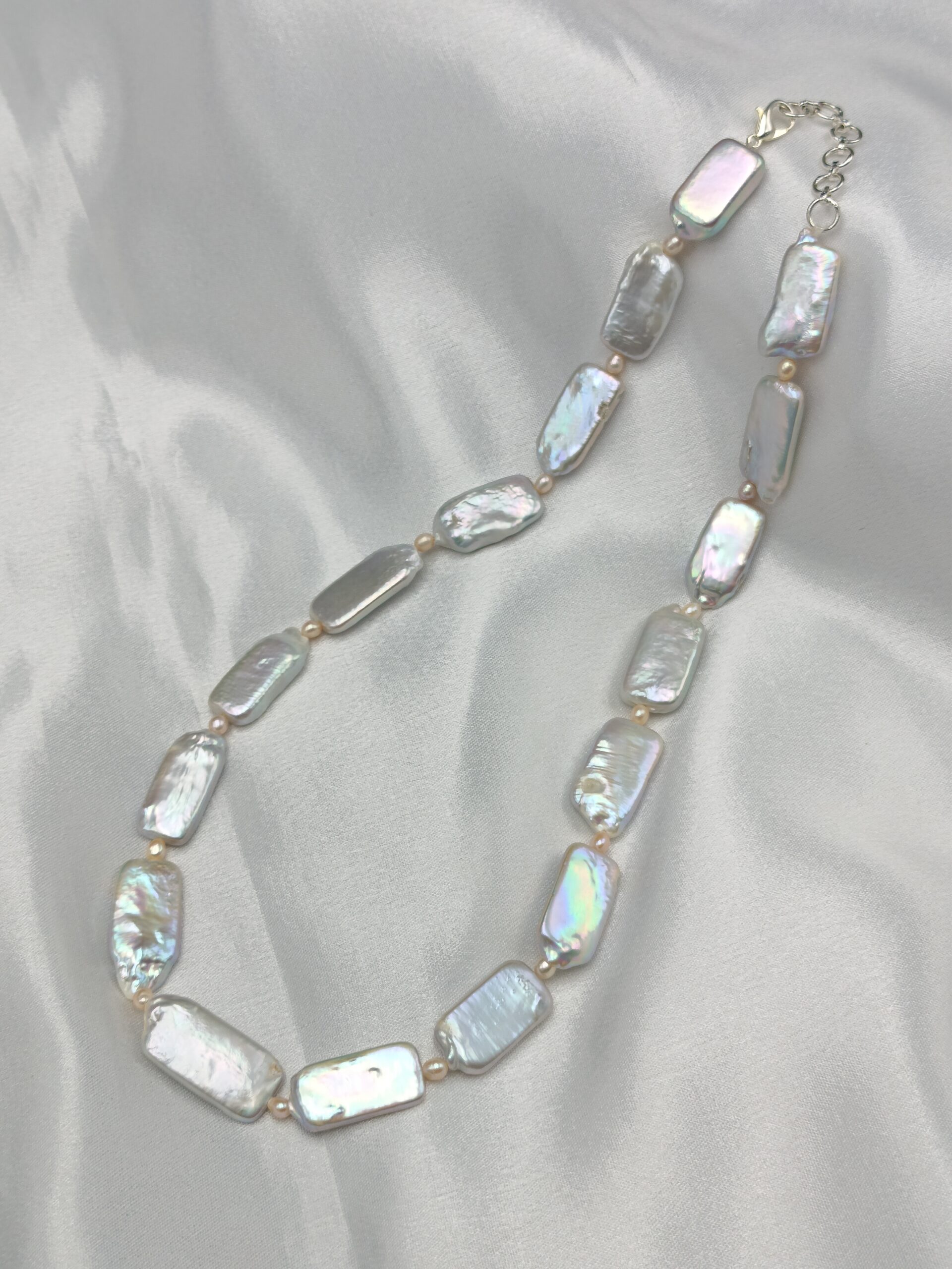 Single line Rectangular Pearl Necklace - Image 2