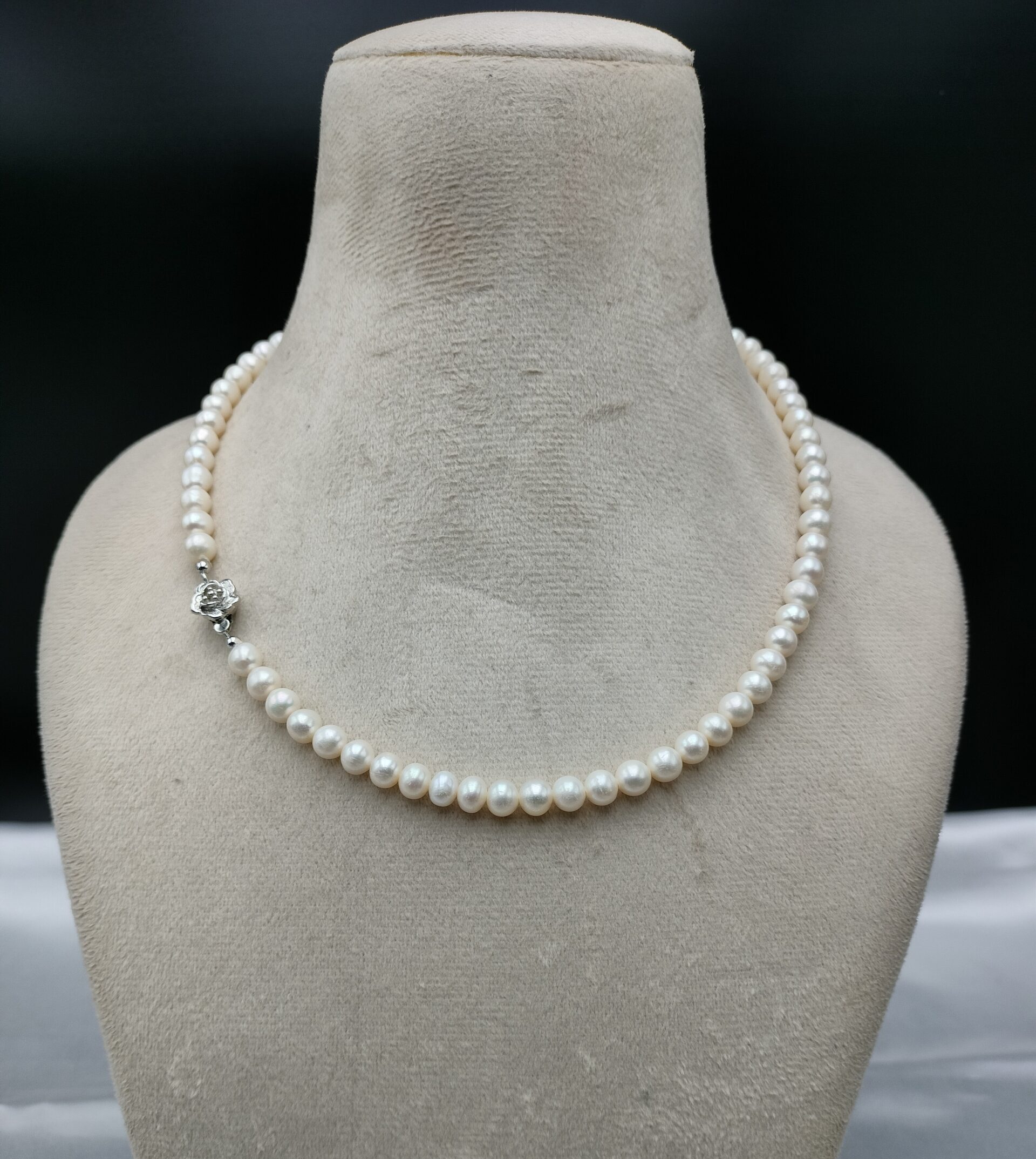 Beautiful Single line Pearl Necklace White