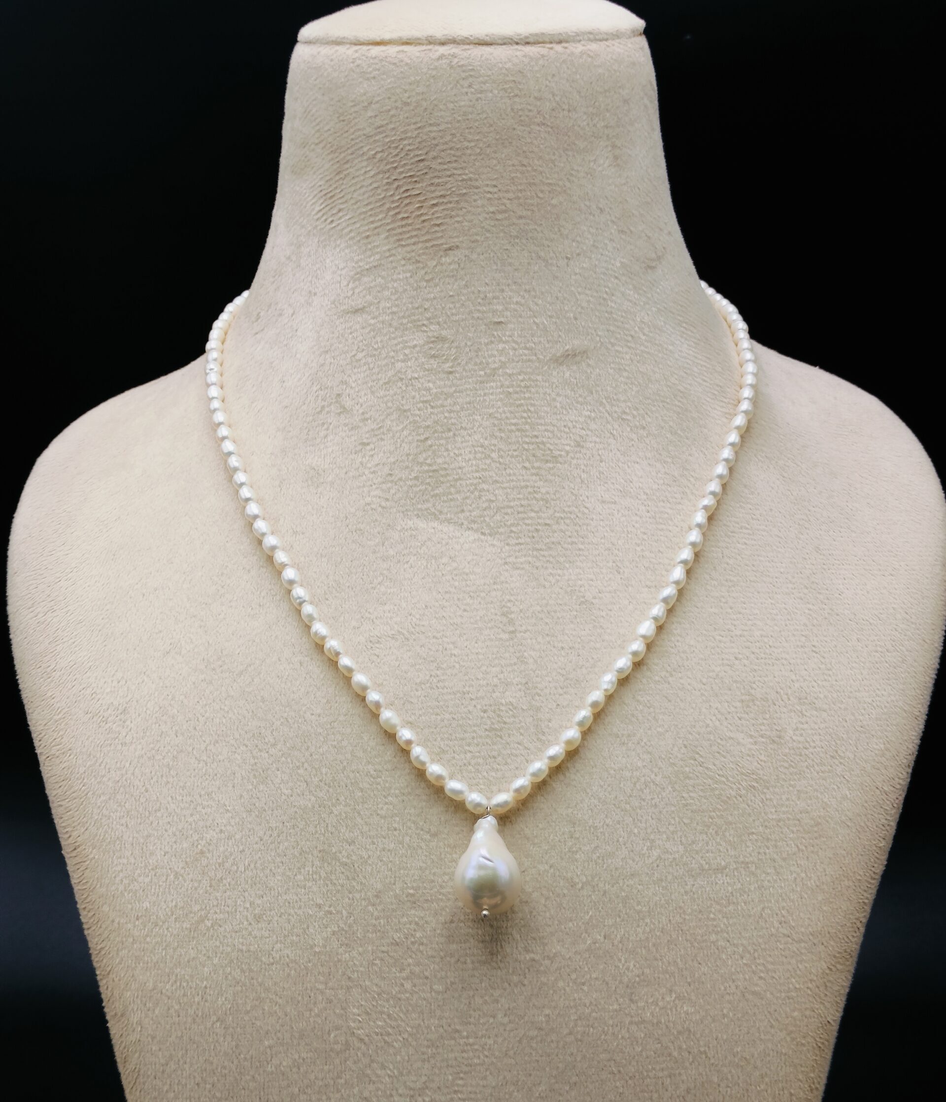 Natural White Pearl Necklace with Baroque Pendent