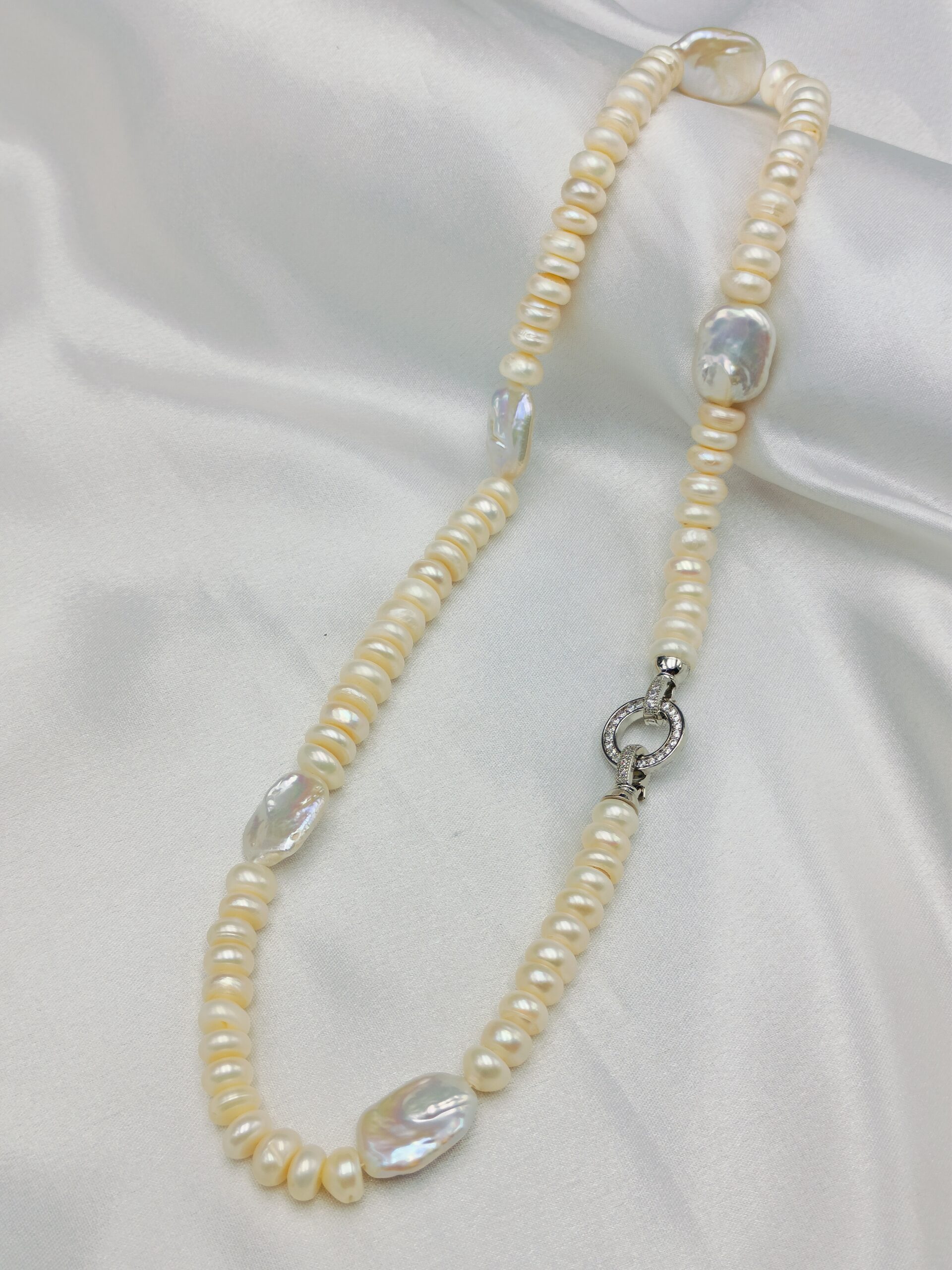 Pearl Flat Shaped Necklace Set - Image 2