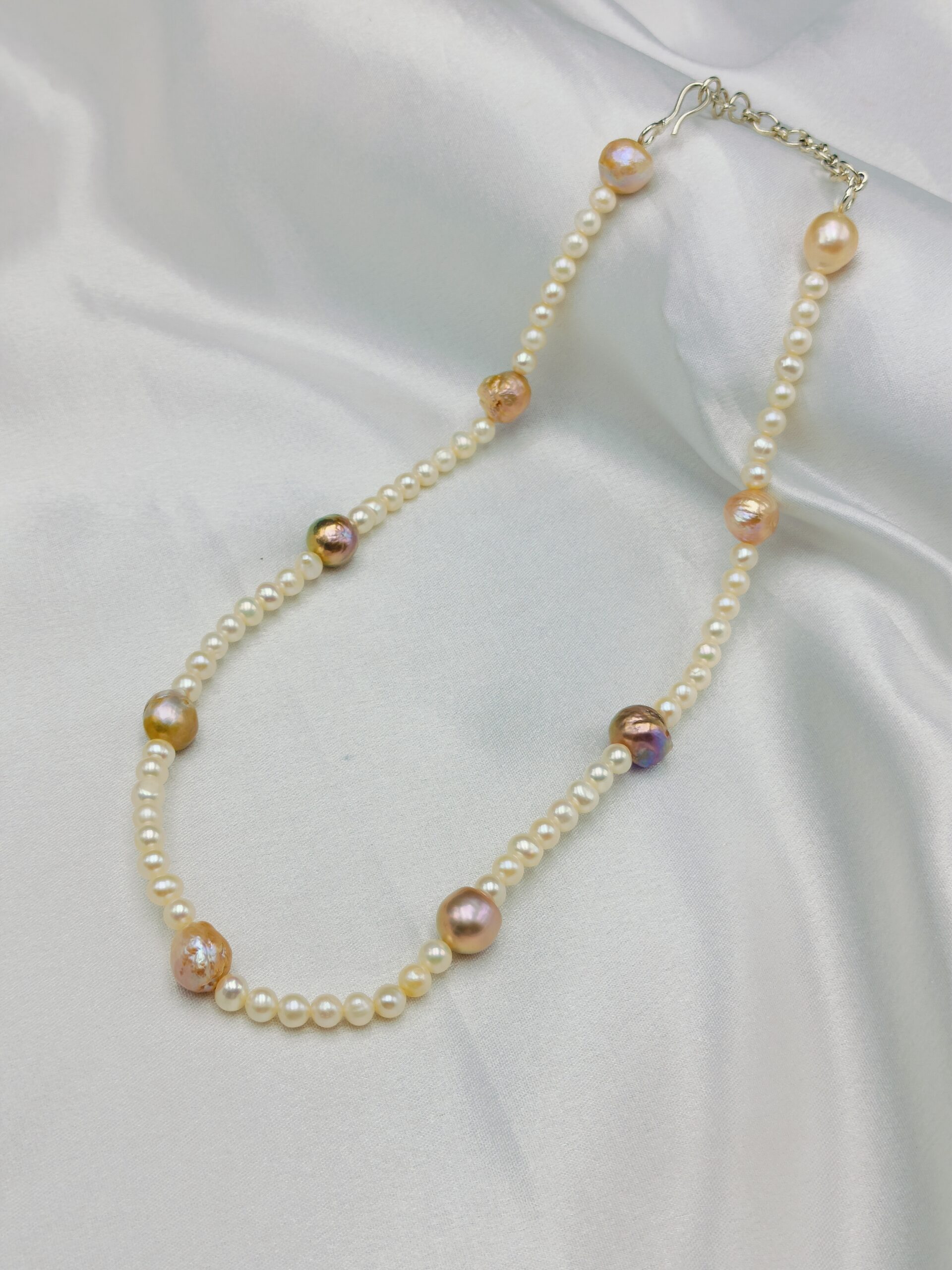 Single Line Pearl Necklace - Image 2