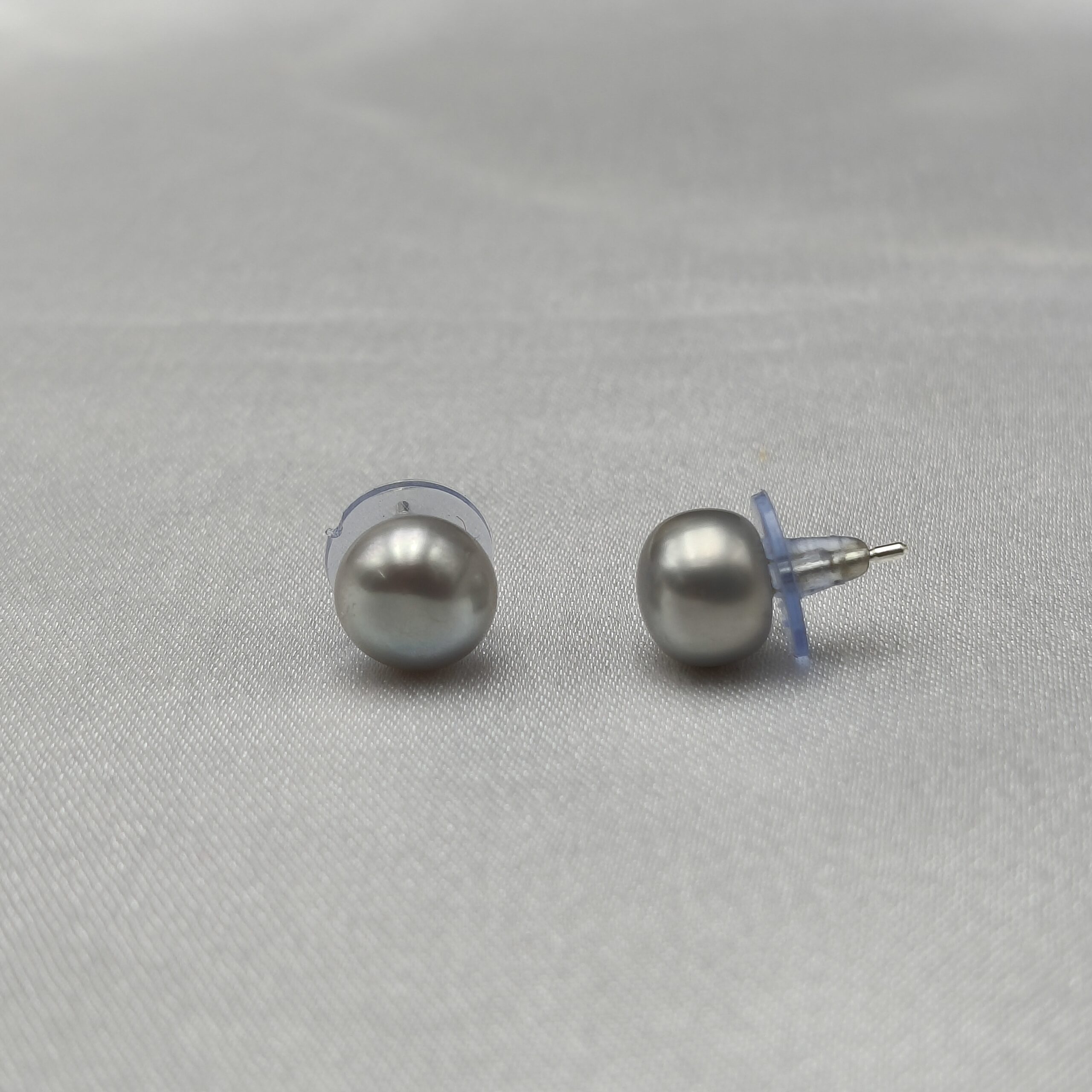 AAA Gray Pearl Stud Earrings Set - Image 2