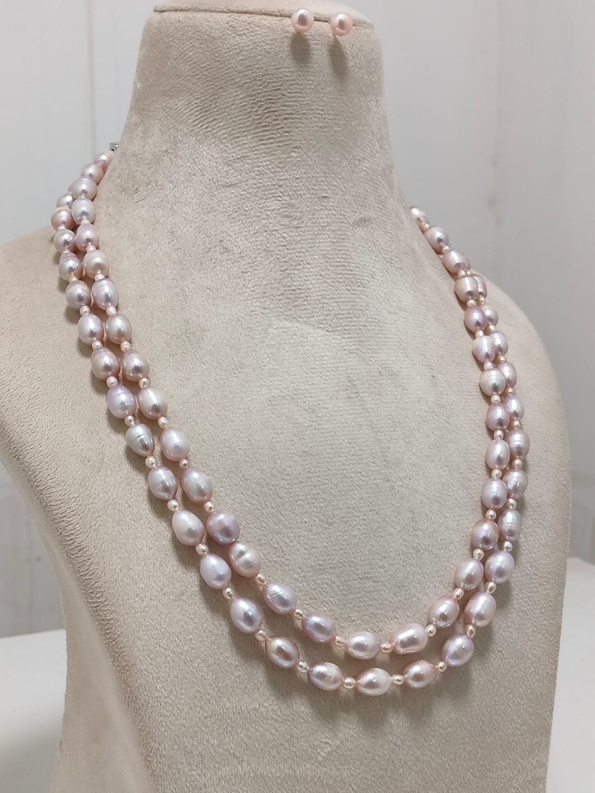 Beautiful Oval Shaped Double Layer Pearl Necklace - Image 2