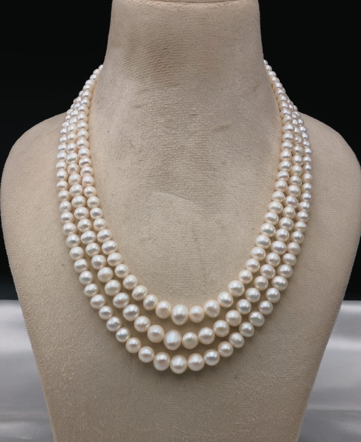 Beautiful 3 Layer Graduation Pearl Necklace
